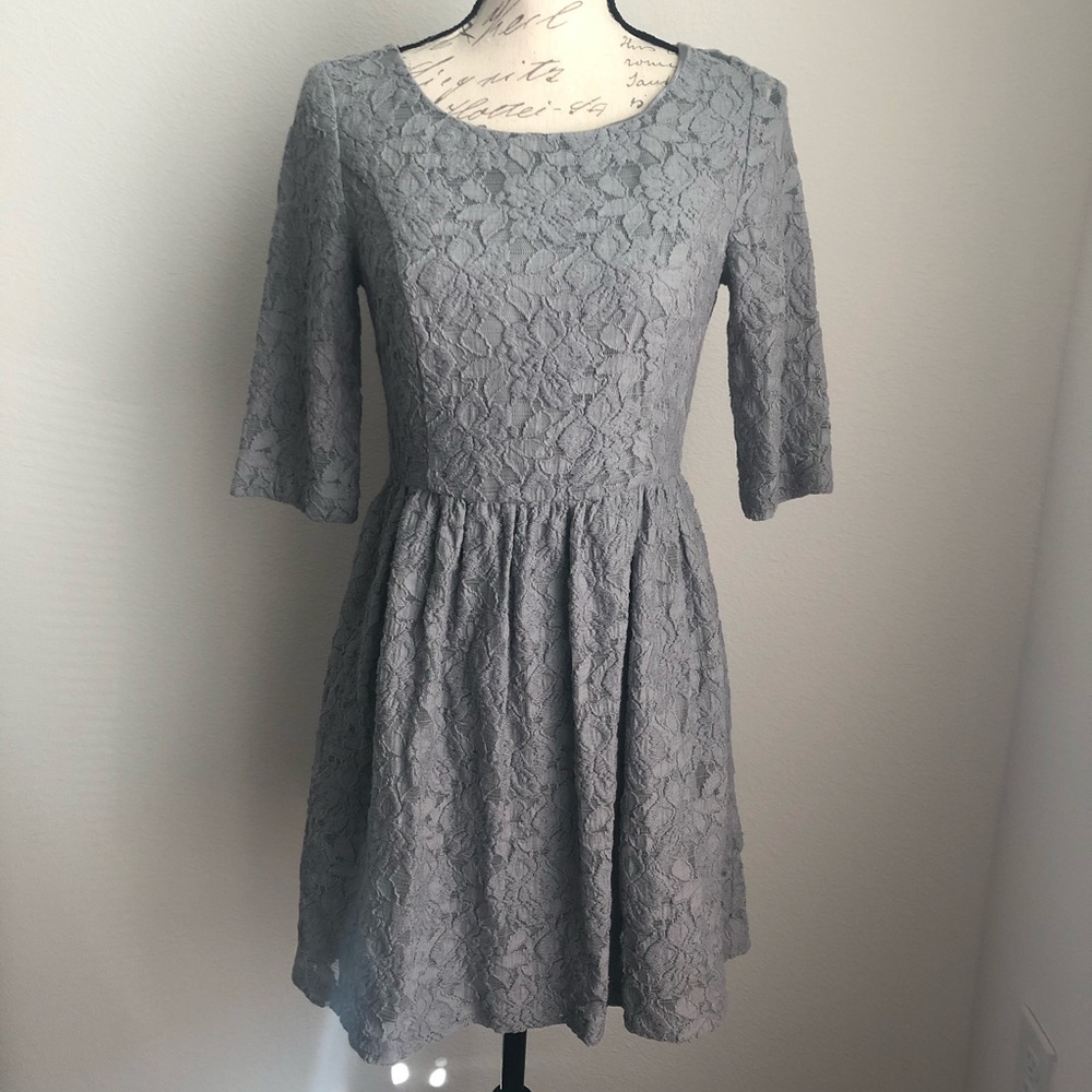 KENSIE | Gray Flower Laced Dress Size S